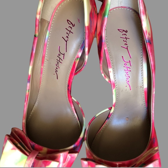 🌹🌸 RARE FINISH D’Orsay Pumps Abstract Floral by Betsey Johnson - Picture 5 of 12